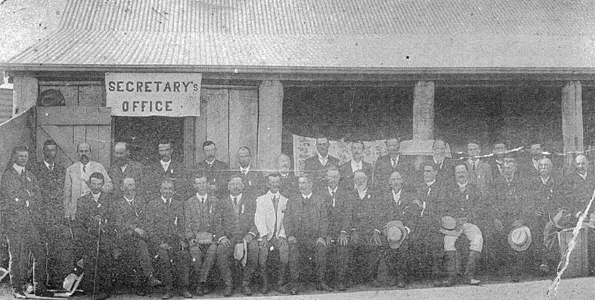 Original show committee members in 1908.