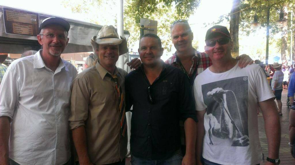 The Bowden Brothers with alternate country star Rod Dowset in Tamworth.
