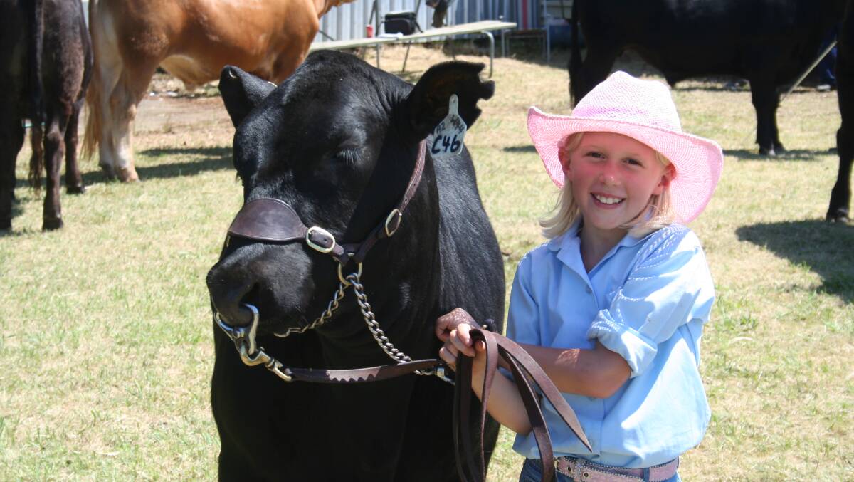 Katrina Higgins participating in the junior paraders competition at the
2008 Gloucester Show.