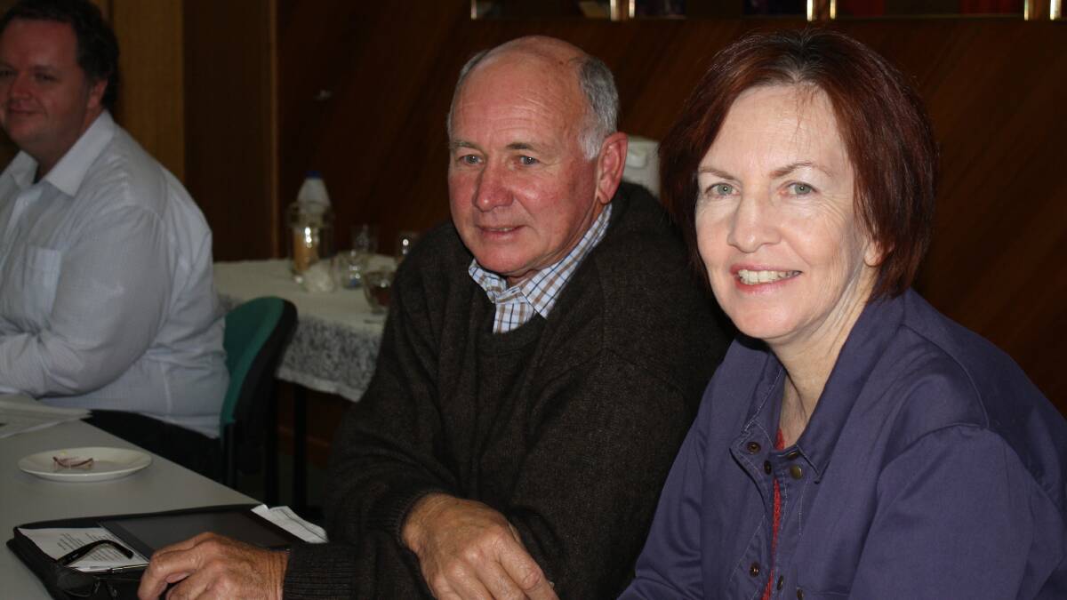 Chief scientist Professor Mary O’Kane with mayor John Rosenbaum on a visit to Gloucester last year. 
