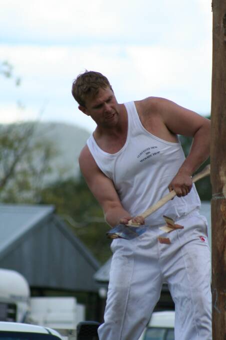 Kyran Laurie competing in the woodchop at the 2007 Gloucester Show. 