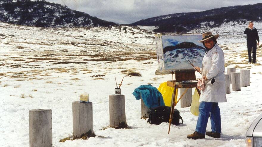 Artist Jean Buettel enjoys the challenge of painting in an outdoor setting.