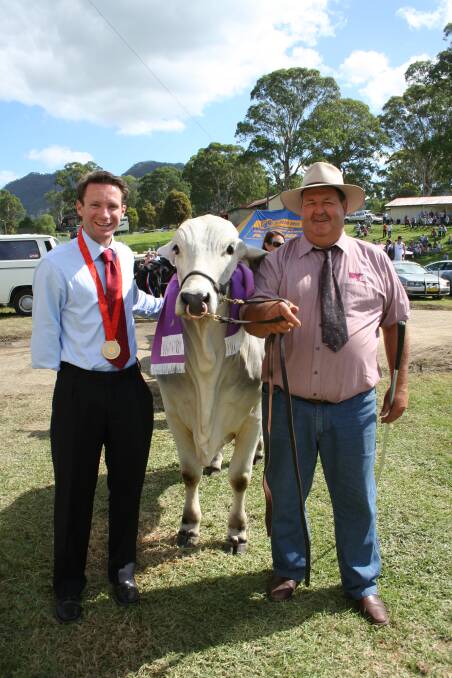 Paralympian Heath Francis with Selwin Weller, parading the 2009 Gloucester Show Supreme Champion Beef Exhibit and Supreme Champion Bull Blanco Granada Mr Africa.