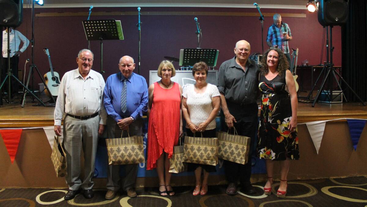 Life members Barry White, Keith Watt, Katrina Rendell, Kerry Ellis and Les Watt 
with president Dimity Bowden at the club’s 50th anniversary dinner.
