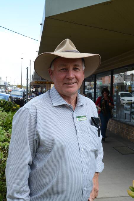 Gloucester mayor John Rosenbaum has successfully moved a motion to ask the NSW state government to buy-back AGL's coal seam gas exploration licence. 