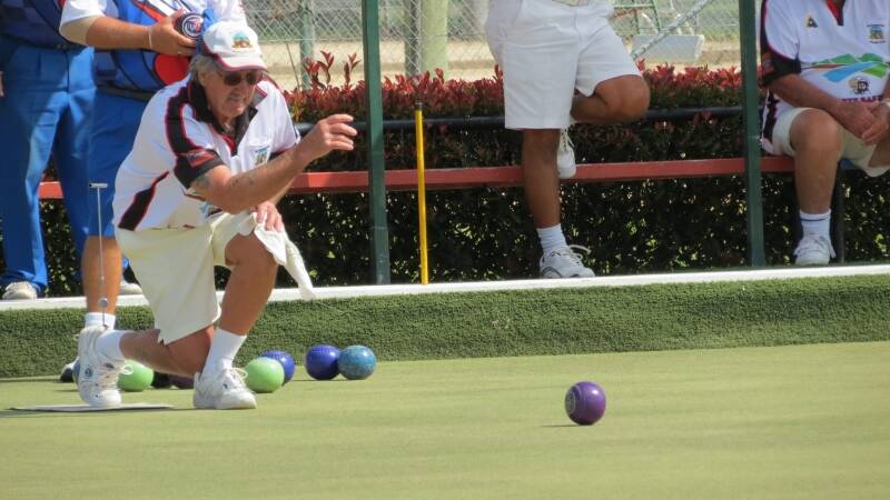 Ron Stepto sends the first bowl of the 2014 pennants season down the green.