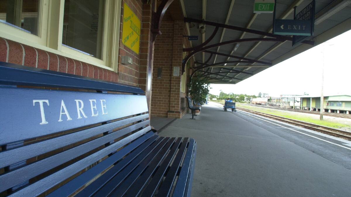 Police seek passenger who exited train at Taree after COVID positive case identified