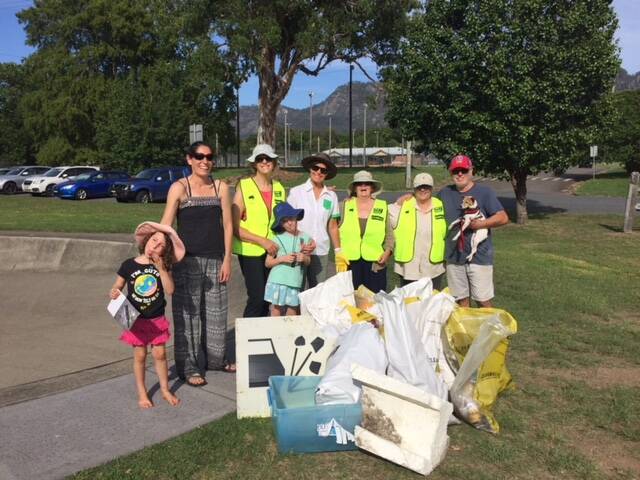 Clean Up Australia Day: Zoe Kilby, Naomi Kilby, Hilary Kite, Joslyn Kilby, Sue Kingston, Kate Fry, Janine Phillips and John Watts. Photo: supplied