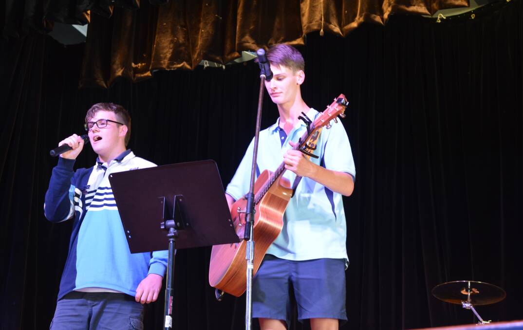 Hamish McClure performing with Liam Chester at the Gloucester High School Christmas concert in 2017. Photo Anne Keen 