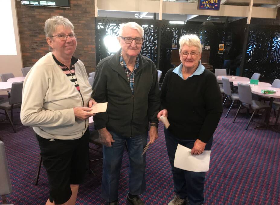 Winners of the 4BBB Alison Windeyer and Margaret Dunn with sponsor Maurice Mion. Photo supplied