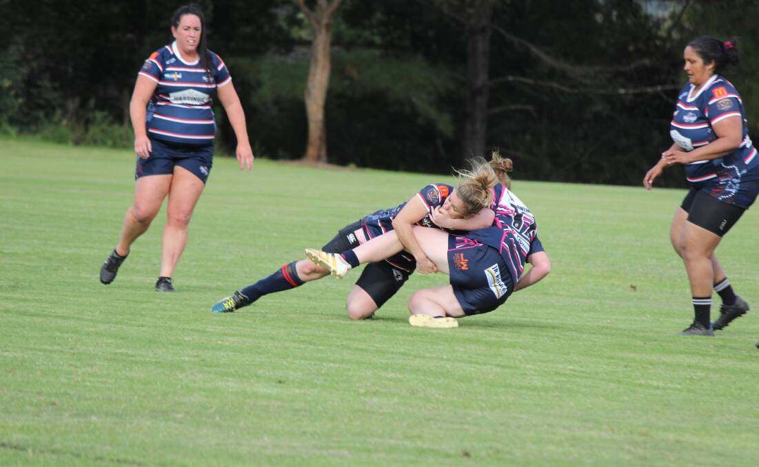 Kelly Rees goes in for the tackle. Photo Kirsten Jory