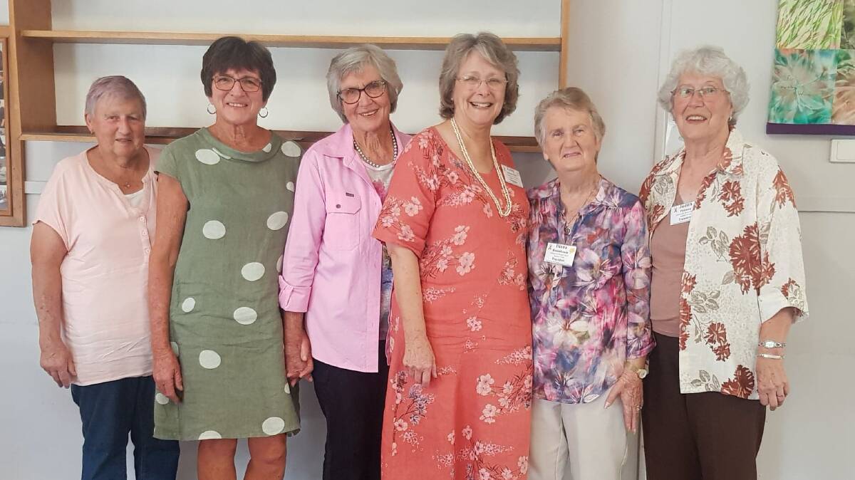 Gloucester Breast Cancer Support Group comittee Margaret Lyall, Betty Pearson, Carol Dwyer, Kathy Leimgruber, Diana Rosenbaum, and Judith Pittman.