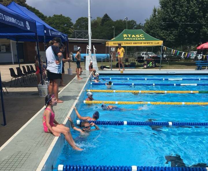 Swimmers from the mixed 9 years and under relay teams in action. Photo supplied