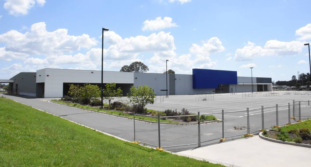 The former Masters site in Taree comprises an area of around 3.7 hectares and consists of a 9910 square emtre high clearance warehouse facility with 281 car parking spaces and associated infrastructure.