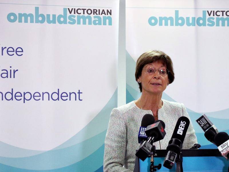Vic Ombudsman Deborah Glass says politicians should not be allowed to approve their own expenses.