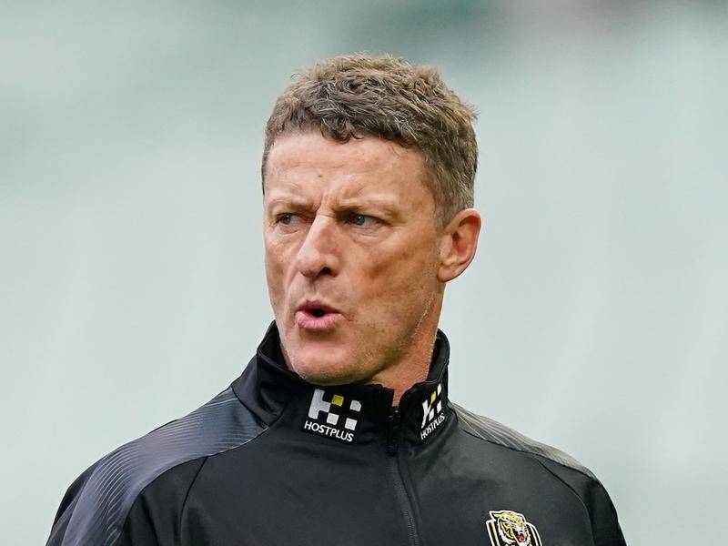Tigers coach Damien Hardwick has apologised after criticising Sydney's defensive AFL tactics.